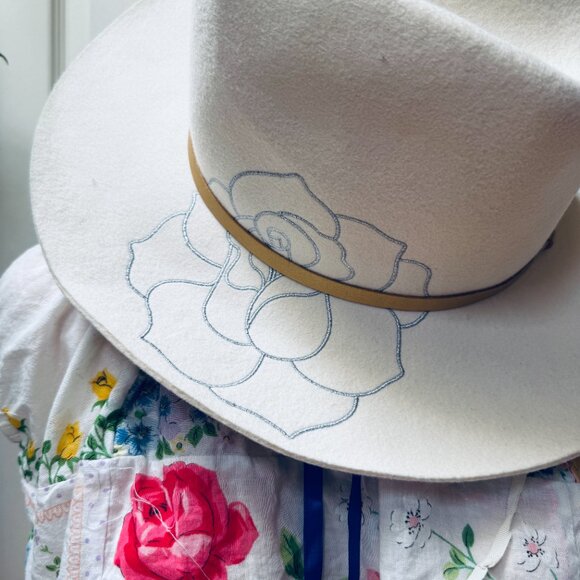 Ivory Wool "Love Never Fails" Rose Embroidered Western Hat - Picture 7 of 9